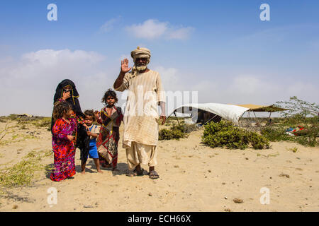 Arbeitslose-Familie in der Wüste um Massaua, Eritrea Stockfoto