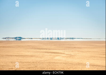 Fata Morgana in der Wüste, in der Nähe von Assuan und Abu Simbel, Ägypten Stockfoto