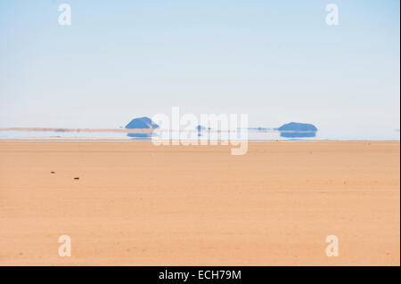 Fata Morgana in der Wüste, in der Nähe von Assuan und Abu Simbel, Ägypten Stockfoto