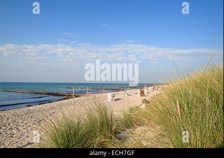 Ostsee-Strand mit Strandkörben, Ahrenshoop, Mecklenburg-Western Pomerania, Deutschland Stockfoto