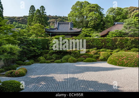 Der geharkte trockene Kies Hojo (Abt's) Garden oder South Garden im Ikkyu-JI Zen Buddhistischen Tempel (auch bekannt als Shuon-an). Kyotanabe, Kyoto, Japan Stockfoto