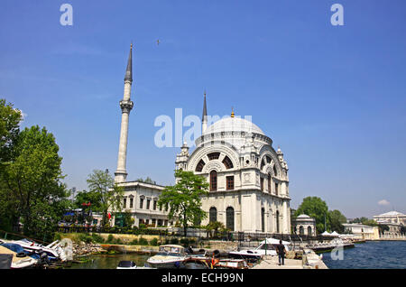 Dolmabahce Moschee in Istanbul, Türkei Stockfoto