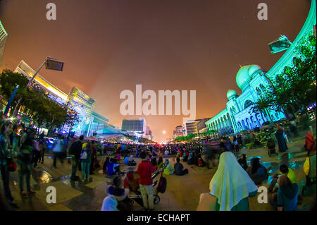 Licht und Bewegung Putrajaya 2014 ist ein Technologievorsprung der modernen und Hochtechnologie des leichten und digital Imaging. Stockfoto