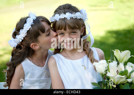 Junge Mädchen, die katholischen Heiligen Erstkommunion Stockfoto