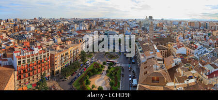 Hohen Aussichtspunkt Panorama von Valencia, Spanien und der Plaza De La Reina vom Glockenturm Miguelete Stockfoto