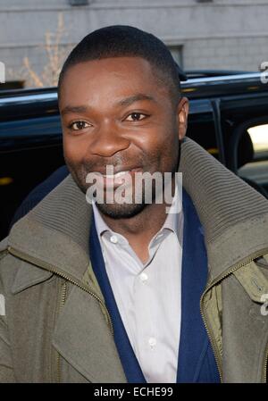 New York, NY, USA. 15. Dezember 2014. David Oyelowo unterwegs für Promi-Schnappschüsse - Mo, New York, NY 15. Dezember 2014. Bildnachweis: Derek Sturm/Everett Collection/Alamy Live-Nachrichten Stockfoto