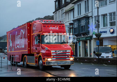 Coca Cola LKW Looe am 15. Dezember 2014 treten Stockfoto