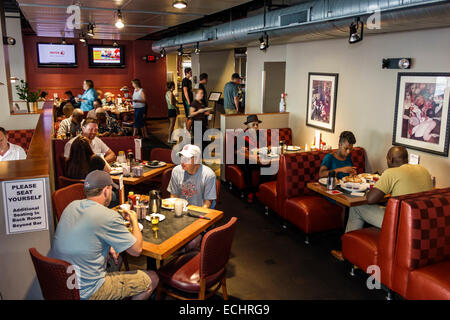 Saint St. Louis Missouri, Clayton, Crowne Plaza, Hotel, Kette, globales Unternehmen, Plaza Grill &, Restaurants, Restaurants, Restaurants, Restaurants, Restaurants, Cafés, Frühstück, kostenlos, BL Stockfoto