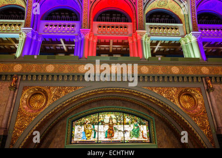 Saint St. Louis Missouri, Market Street, Union Station, romanische Architektur, umgebauter Zugterminal, Grand Hall, Innenraum, Bögen, Beleuchtung, Gold Stockfoto