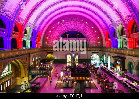 Saint St. Louis Missouri, Market Street, Union Station, romanische Architektur, umgebauter Zugterminal, Grand Hall, innen, Fass, gewölbte Decke Stockfoto