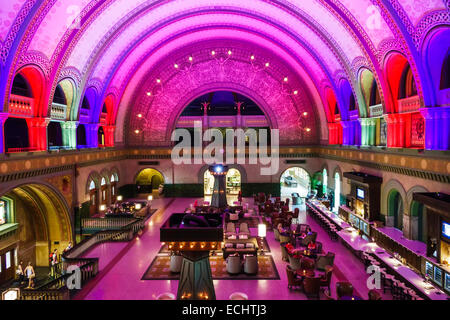 Saint St. Louis Missouri, Market Street, Union Station, romanische Architektur, umgebauter Zugterminal, Grand Hall, innen, Fass, gewölbte Decke Stockfoto