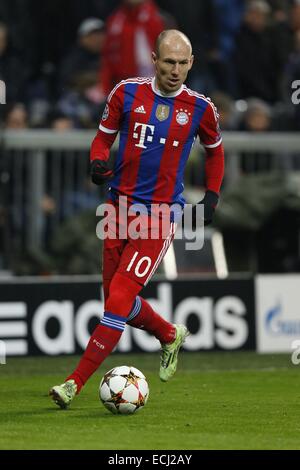 München, Deutschland. 10. Dezember 2014. Arjen Robben (Bayern) Fußball: UEFA Champions League-Gruppe E Spiel zwischen FC Bayern München 3-0 PFC CSKA Moskva in der Alianz Arena in München, Deutschland. © Mutsu Kawamori/AFLO/Alamy Live-Nachrichten Stockfoto