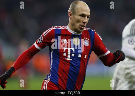 München, Deutschland. 10. Dezember 2014. Arjen Robben (Bayern) Fußball: UEFA Champions League-Gruppe E Spiel zwischen FC Bayern München 3-0 PFC CSKA Moskva in der Alianz Arena in München, Deutschland. © Mutsu Kawamori/AFLO/Alamy Live-Nachrichten Stockfoto