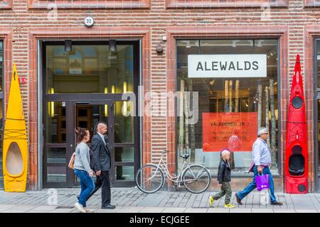 Schweden, Stockholm, Norrmalm Bezirk, Kungsgatan, Schaufenster Sportarten (Alewalds Outdoor &) Stockfoto