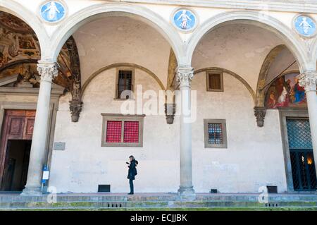 Italien, Toskana, Florenz, Piazza della SS. Annunziata, Krankenhaus der unschuldigen (Spedale Degli Innocenti), UNESCO-Weltkulturerbe Stockfoto