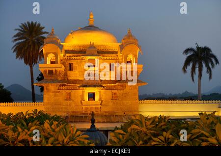 Indien, Rajasthan, Udaipur, Lake Pichola, Jag Mandir Palace bei Nacht Stockfoto