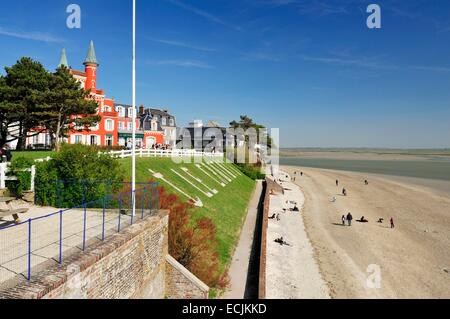 Frankreich, Somme, Le Crotoy, Hotelrestaurant Les Tourelles am Strand Stockfoto