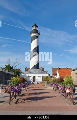 Frankreich, Nord, Petit-Fort-Philippe, Leuchtturm Stockfoto