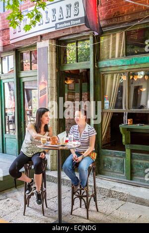 Republik Mazedonien, Skopje, Innenstadt, Carsija Distrcit, alte Basar, junge Frauen im café Stockfoto