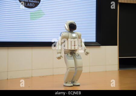 Der Roboter Asimo erklingt in einem Meet &amp; greet Sitzung bei Honda HQ, Tokio, Japan. Stockfoto