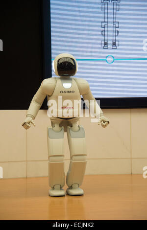 Der Roboter Asimo erklingt in einem Meet &amp; greet Sitzung bei Honda HQ, Tokio, Japan. Stockfoto