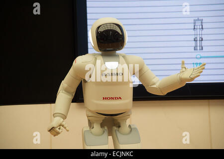 Der Roboter Asimo erklingt in einem Meet &amp; greet Sitzung bei Honda HQ, Tokio, Japan. Stockfoto