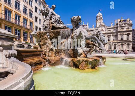 Frankreich, Rhone, Lyon, historische Stätte Weltkulturerbe von UNESCO, Place des Terreaux, Rathaus, Bartholdi Brunnen Stockfoto