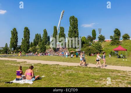 Deutschland, Berlin, Ost-Berlin, Bezirk Prenzlauner-Berg, der Mauerpark am Sonntag Stockfoto