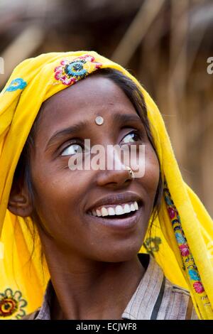 Indien, Bundesstaat Rajasthan, Dorf, Ramathra Fort, Frau Stockfoto