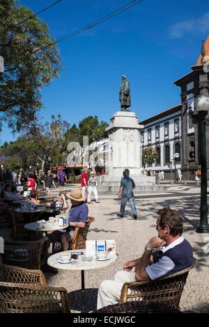 Portugal, Madeira Insel, Funchal, Café-Terrasse, Avenida Arriaga Stockfoto