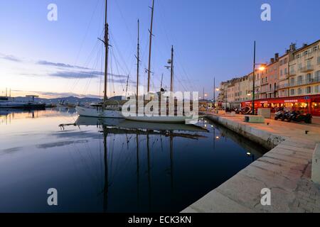 Am alten Hafen, Quai Jean Jaures, Saint Tropez, Var, Frankreich Stockfoto