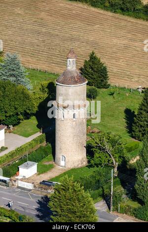 Frankreich, Indre, Saint-Benoît-du-Sault, gekennzeichnet Les Plus Beaux Dörfer de France (The MoSaint schöne Dörfer von Frankreich), Wasserturm (Luftbild) Stockfoto