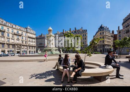 Frankreich, Rhone, Lyon, historische Stätte, die zum Weltkulturerbe der UNESCO, Cordeliers Bezirk, Brunnen der Place des Jacobins Stockfoto