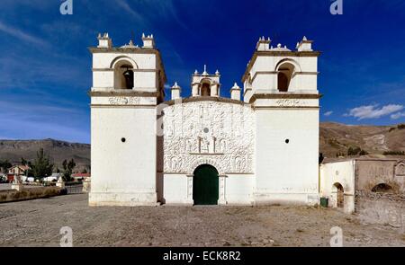 Peru, Caylloma Provinz, Colca Canyon, Yanque, die kolonialen Kirche des XVII Jahrhunderts Stockfoto