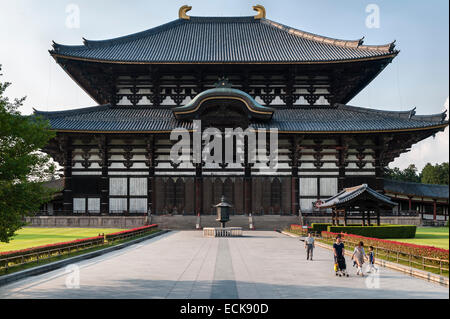 Die große Buddha-Halle (Daibutsuden) im Todai-JI-Tempel in Nara, Japan, ist eines der größten Holzgebäude der Welt Stockfoto