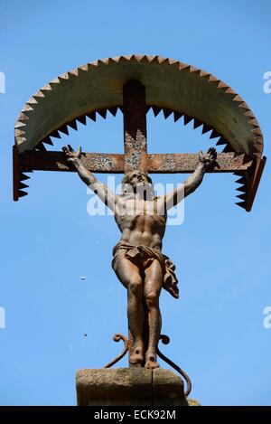 Frankreich, Vogesen, Ban de Laveline, Verpelliere Weiler, Kreuz datiert 1866 Stockfoto