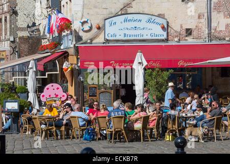 Frankreich, Calvados, Honfleur, der Hafen, Kaffee Brasserie La Maison Bleue Stockfoto