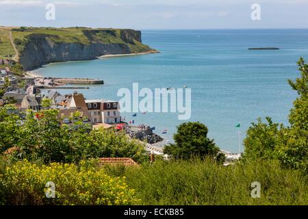 Frankreich, Calvados, Arromanches-Les-Bains, die Schaltung der Landungsstrände des zweiten Weltkriegs, die Reste des künstlichen Hafens Stockfoto