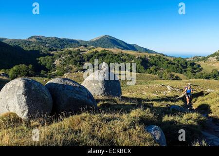 Frankreich, Corse du Sud, Wandern auf dem GR 20, zwischen Bassetta Schafstall und Usciolu Zuflucht Stockfoto