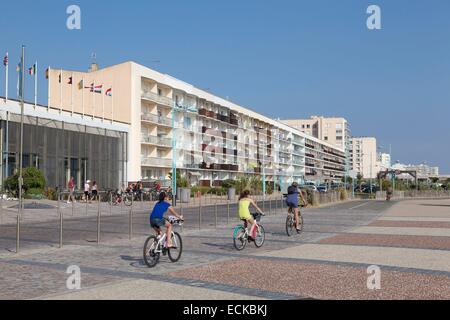 Frankreich, Vendee, Saint Jean de Monts, Radwege an der Uferpromenade Stockfoto
