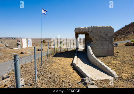 Tel e-Saki Denkmal mit Bunker auf den Golan-Höhen in Israel Stockfoto