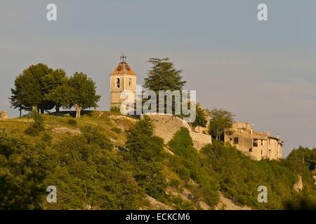 Frankreich, Alpes de Haute Provence, Simiane la Rotonde Stockfoto