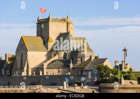 Manche, Cotentin, Frankreich, Barfleur, mit der Bezeichnung Les Plus Beaux Dörfer de France (The Most Beautiful Dörfer Frankreichs), Saint-Nicolas-Kirche, gebaut vom 17. Jahrhundert bis 19. Jahrhundert Stockfoto