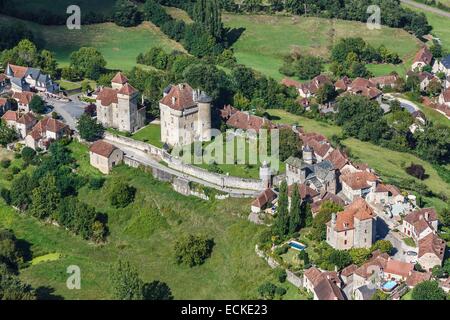 Frankreich, Correze, Curemonte, etikettiert, Les Plus Beaux Dörfer de France (die schönsten Dörfer Frankreichs), die Burgen und die Kirche (Luftbild) Stockfoto