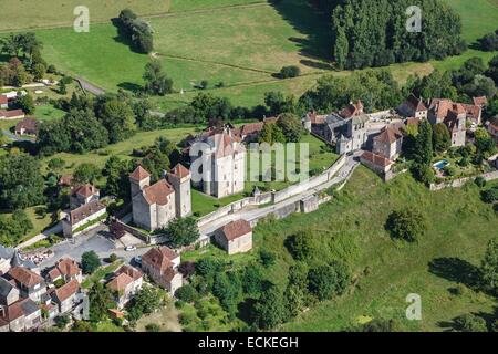 Frankreich, Correze, Curemonte, etikettiert, Les Plus Beaux Dörfer de France (die schönsten Dörfer Frankreichs), die Burgen und die Kirche (Luftbild) Stockfoto