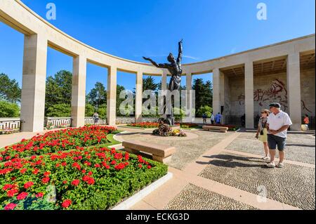 Frankreich, Calvados, Colleville Sur Mer, Omaha Beach, der erste Weltkrieg Normandie amerikanische Friedhof, Gedenkstätte und seine 22 Fuß Bronze-Statue von Donald De Lue Stockfoto