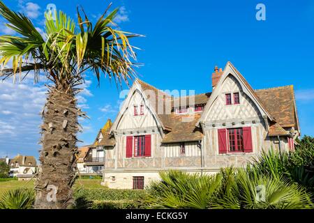 Frankreich, Calvados, Pays d ' Auge, Tourgeville, Restaurant Les 3 Magier, in der Nähe der Strandpromenade Les Planches in Deauville Stockfoto