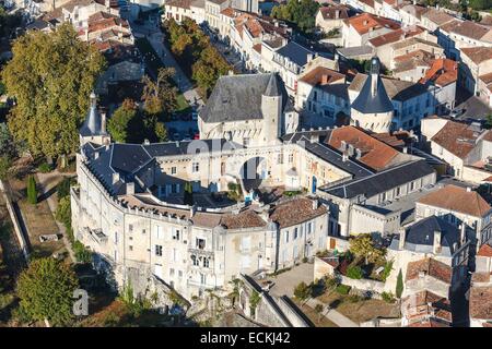 Frankreich, Charente Maritime, Jonzac, die Burg (Luftbild) Stockfoto