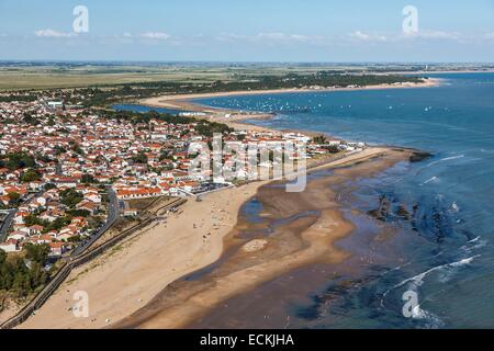 Frankreich, Vendee, La Tranche Sur Mer, Seaside Beach Resort (Luftbild) Stockfoto