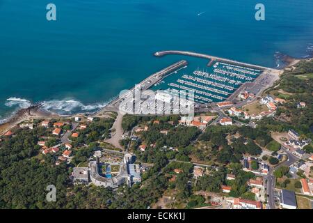 Frankreich, Vendee, Talmont Saint Hilaire, Port-Bourgenay, das Dorf und die Marina (Luftbild) Stockfoto